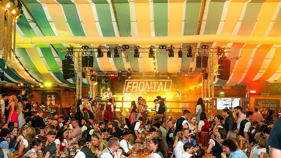 Die Partybilder vom Montag, 17. August, aus dem Festzelt Wenisch. Die Partybilder vom Montag, 17. August, aus dem Festzelt Wenisch.