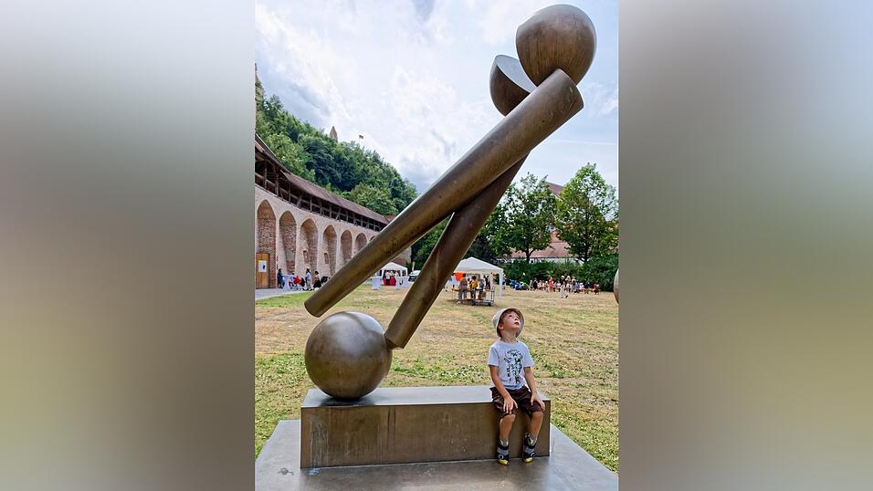 Skulptur vor dem K&ouml;nigsmuseum im Prantlgarten.
