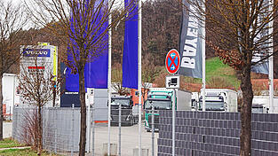 Auf dem Gel&auml;nde dieser Lastwagenwerkstatt im Gewerbegebiet Haslet in W&ouml;rth schlugen die T&auml;ter zu. Sie wussten genau, was sie taten.