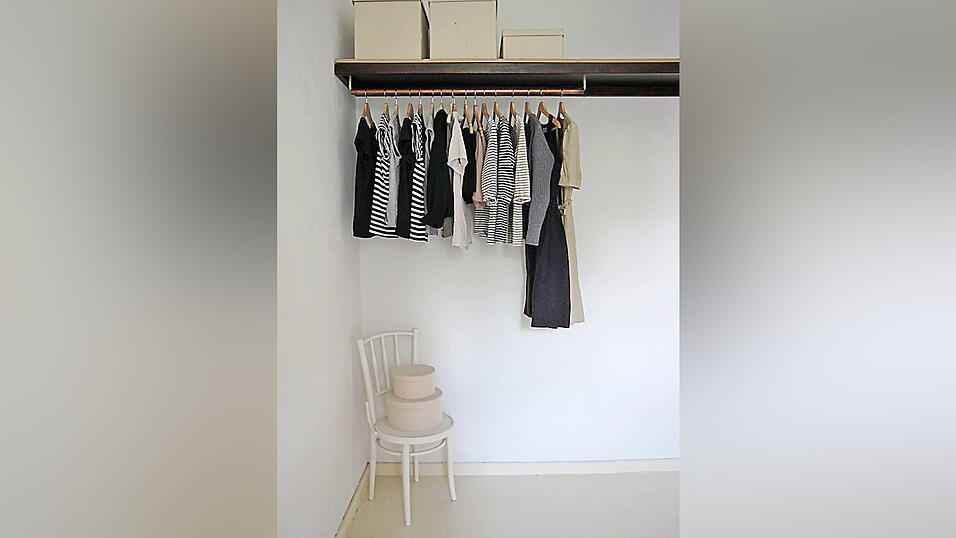 Mimis Kleiderschrank. Mimis Kleiderschrank.