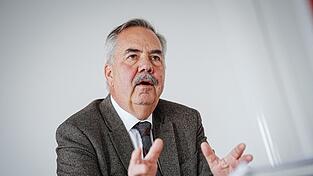 Ralf Ketzel, Vorsitzender der Geschäftsführung von Krauss-Maffei Wegmann (KMW), sprich. Ralf Ketzel, Vorsitzender der Geschäftsführung von Krauss-Maffei Wegmann (KMW), sprich.