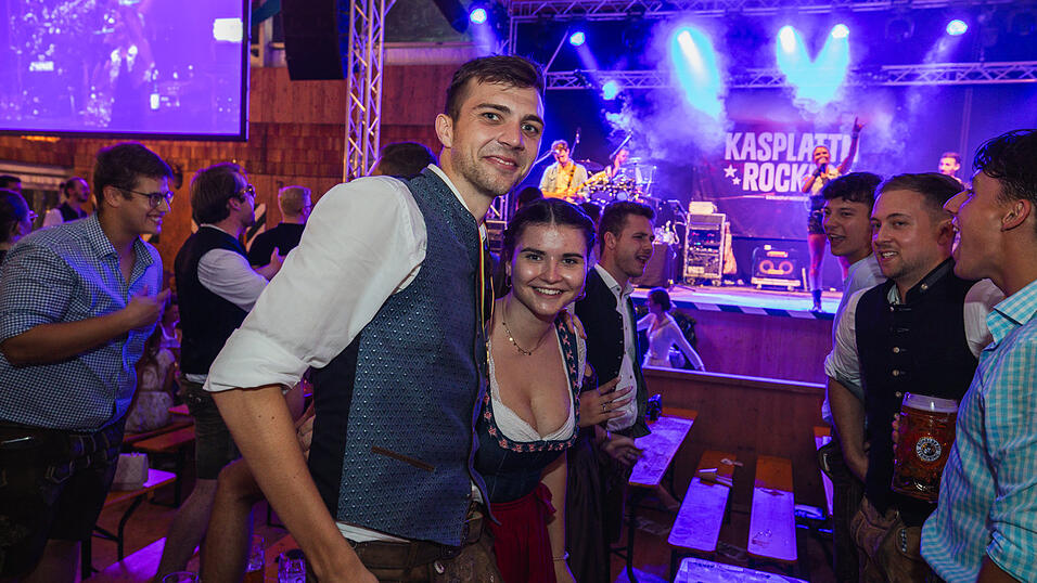 Die Partybilder vom Donnerstag, 15. August 2024, aus dem Festzelt Weckmann. Die Partybilder vom Donnerstag, 15. August 2024, aus dem Festzelt Weckmann.