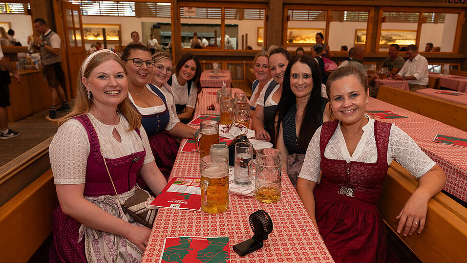 Die Partybilder vom Sonntag, 20. August 2023, aus dem Festzelt Krönner. Die Partybilder vom Sonntag, 20. August 2023, aus dem Festzelt Krönner.