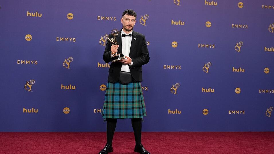 Der Schotte Richard Gadd bei den Emmy Awards 2024, als er mit &laquo;Rentierbaby&raquo; Preise gewann.