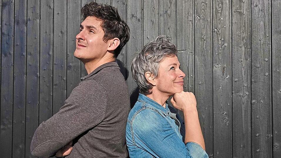 Kathi Deglmann und Flo Neumann sind die Protagonisten des interaktiven Impro-Theaterrundgangs. Kathi Deglmann und Flo Neumann sind die Protagonisten des interaktiven Impro-Theaterrundgangs.