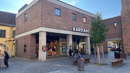 Ob das Warenhaus am L&auml;ndtorplatz die vierte Insolvenz des Konzerns &uuml;bersteht, ist aktuell noch unklar.