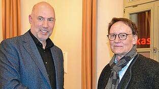 Bürgermeister Hans Sailer (rechts) beim Shakehands mit seinem designierten Nachfolger Holger Nick. Bürgermeister Hans Sailer (rechts) beim Shakehands mit seinem designierten Nachfolger Holger Nick.