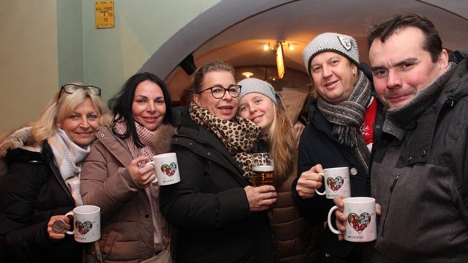 In Landshut lockten am Wochenende der Kunsthandwerkermarkt und die H&uuml;ttengaudi zahlreiche Besucher an.