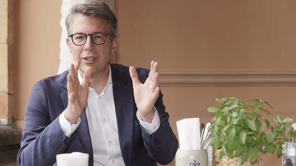 'Straubing soll ein Mekka f&uuml;r nachwachsende Rohstoffe und smarte Umwelttechnologien werden', sagt Markus Blume. 'Schon heute hat sich Straubing einen Namen gemacht. Ich sehe aber noch mehr Potenzial. Das wollen wir heben.'