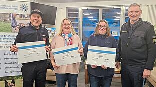 Benjamin Schlegl, Elke Tweedale, Claudia Meier und Armin Fütterer (von links) bei der Spendenübergabe Benjamin Schlegl, Elke Tweedale, Claudia Meier und Armin Fütterer (von links) bei der Spendenübergabe