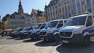 Die Polizei suchte am Dienstag in der Coburger Innenstadt nach Beweismitteln zur Tat. Die Polizei suchte am Dienstag in der Coburger Innenstadt nach Beweismitteln zur Tat.