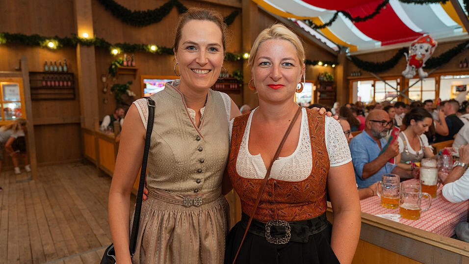 Die Partybilder vom Montag, 21. August 2023, aus dem Festzelt Krönner. Die Partybilder vom Montag, 21. August 2023, aus dem Festzelt Krönner.