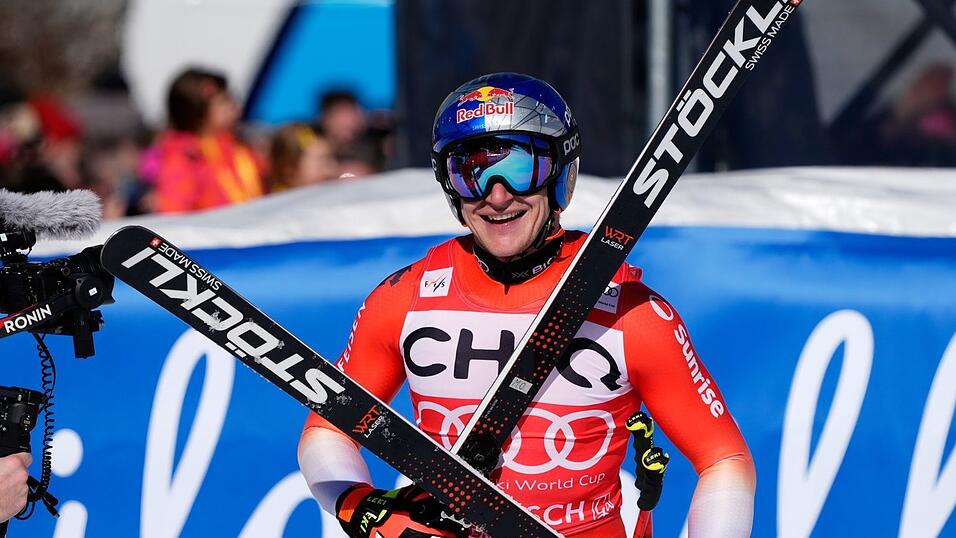 Marco Odermatt gewinnt die Weltcup-Abfahrt von Garmisch-Partenkirchen.