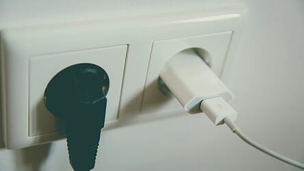 Keine Sorge, der Grundversorger liefert dir Strom. Er ist aber oft nicht der billigste Anbieter.