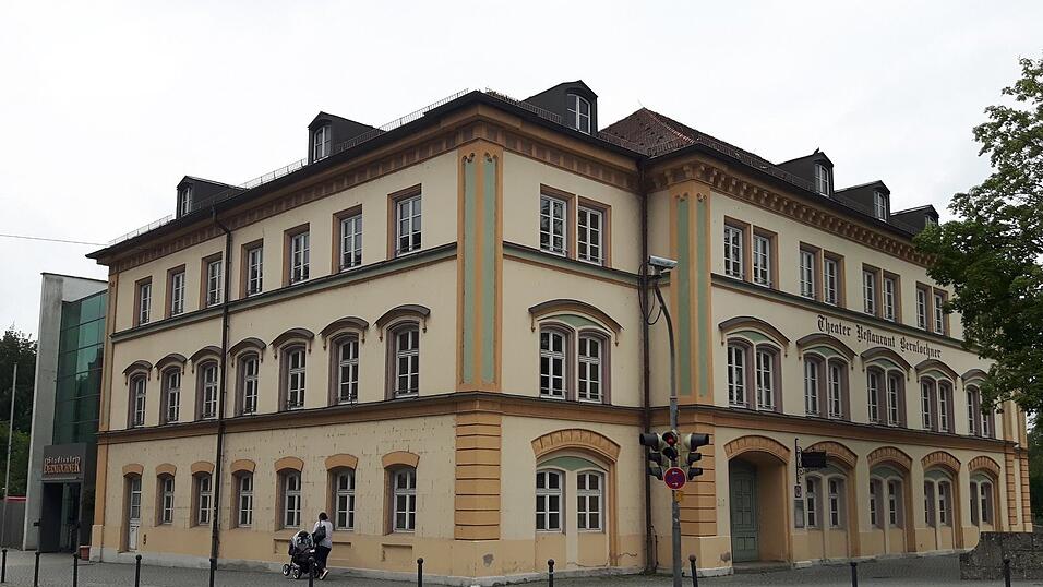 Der Stillstand, der seit vielen Jahren bez&uuml;glich der Sanierung des Stadttheaters herrscht, soll nun endlich aufgebrochen werden.