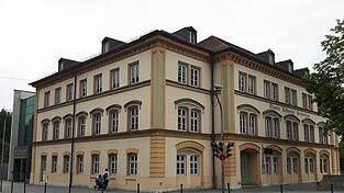 Der Stillstand, der seit vielen Jahren bezüglich der Sanierung des Stadttheaters herrscht, soll nun endlich aufgebrochen werden.