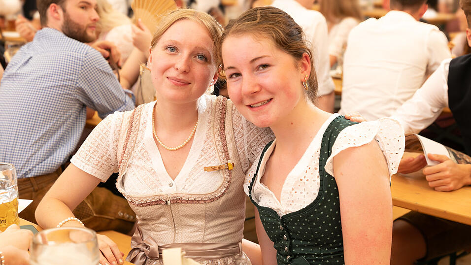 Die Partybilder vom Sonntag, 10. August, aus dem Festzelt Nothaft. Die Partybilder vom Sonntag, 10. August, aus dem Festzelt Nothaft.