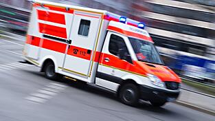Der 23-J&auml;hrige wurde nach seinem Kollaps ins Krankenhaus gebracht. (Symbolbild)