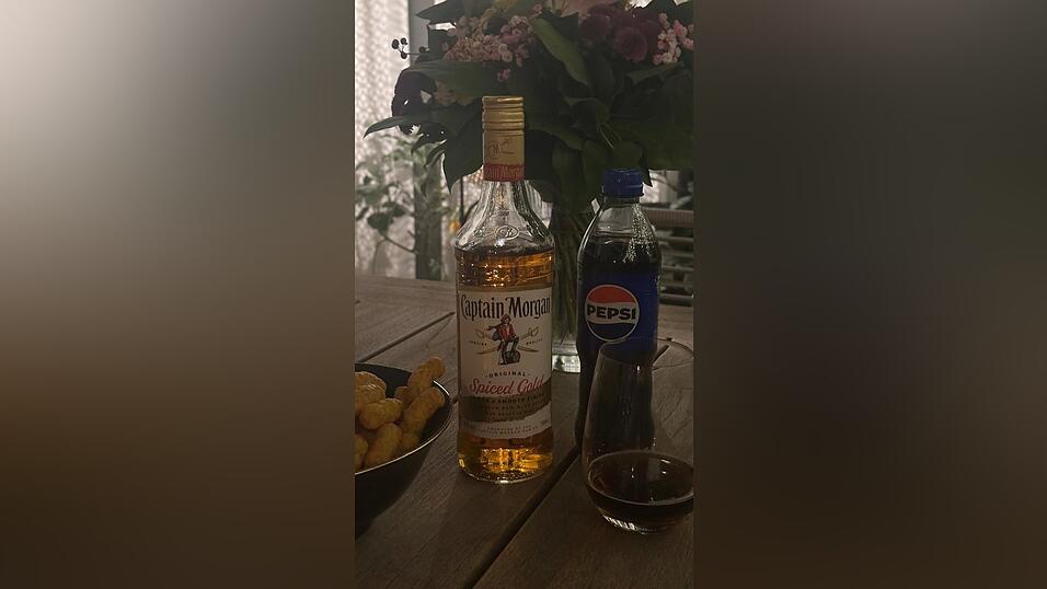 Statt Bier trinken manche Leute lieber Schnaps.