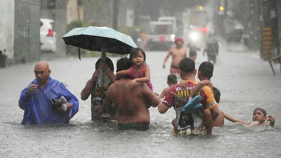 Mehr als eine Million Menschen sind von den Überschwemmungen auf den Philippinen betroffen.