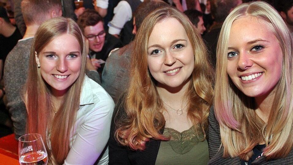 Die besten Bilder vom Wein- und Wei&szlig;bierfest des Burschenvereins Arth und der M&auml;dchengruppe.