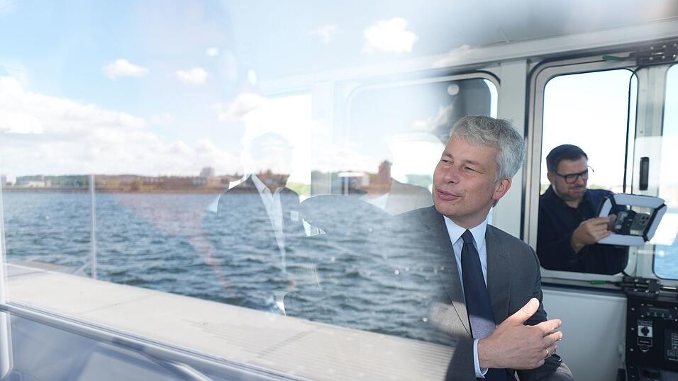 Minister Bilger (CDU) kommt zu BASF an den Rhein. (Archivbild)