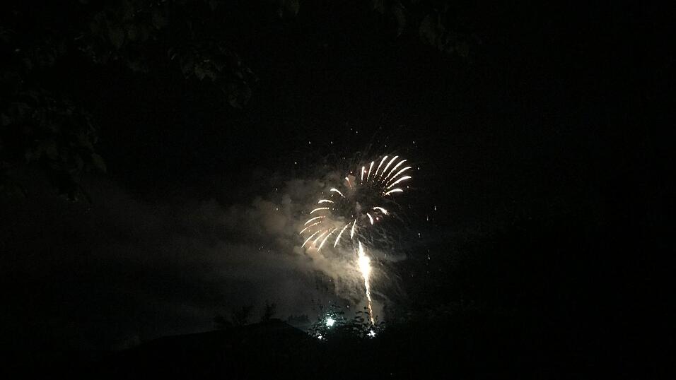 Das war das Abschlussfeuerwerk des Gäubodenvolksfestes 2019. Das war das Abschlussfeuerwerk des Gäubodenvolksfestes 2019.