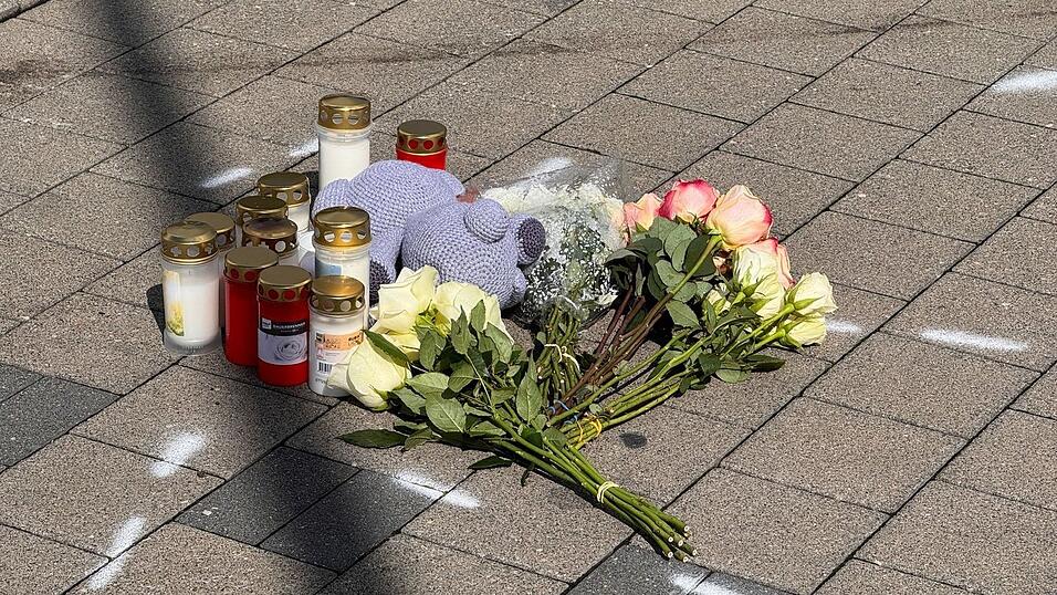 Gegen den 18 Jahre alten Autofahrer ist nach dem tödlichen Streit Haftbefehl erlassen worden. Gegen den 18 Jahre alten Autofahrer ist nach dem tödlichen Streit Haftbefehl erlassen worden.
