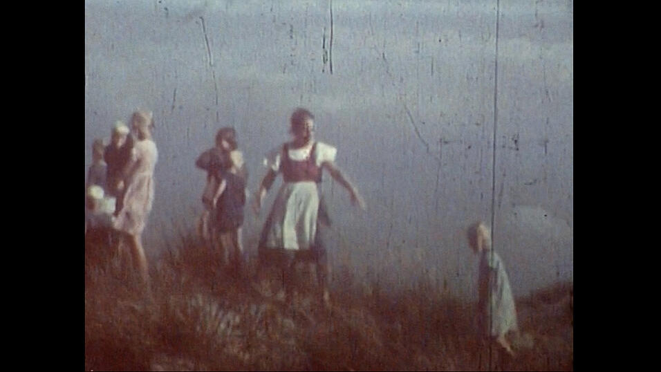 Der Dokumentarfilm 'Das Ungesagte' zeigt auch Archivfotos und Filmmaterial aus dem Leben der Zeitzeugen, die über ihre Erfahrungen im Nationalsozialismus sprechen. Der Dokumentarfilm 'Das Ungesagte' zeigt auch Archivfotos und Filmmaterial aus dem Leben der Zeitzeugen, die über ihre Erfahrungen im Nationalsozialismus sprechen.