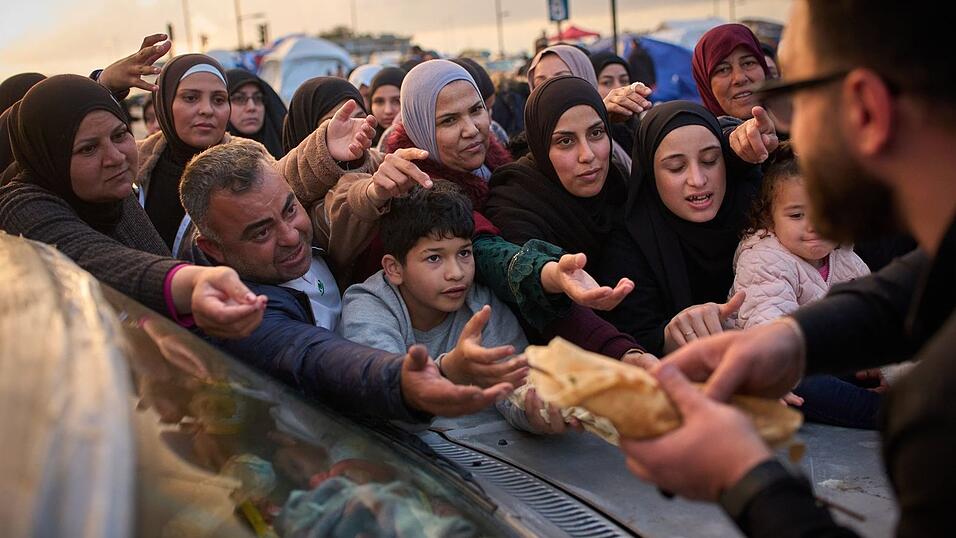 Die Not im Libanon ist nach den Bombardements aus Israel groß. Die Not im Libanon ist nach den Bombardements aus Israel groß.