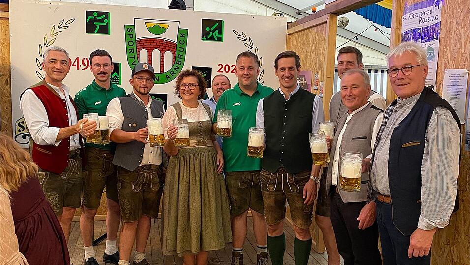 Auf das Arnbrucker Heimatfest! Auf das Arnbrucker Heimatfest!