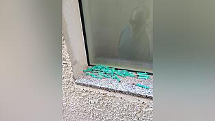 Es war kein schönes Bild, das sich Passanten in der Durchgangsgasse bot. Es war kein schönes Bild, das sich Passanten in der Durchgangsgasse bot.