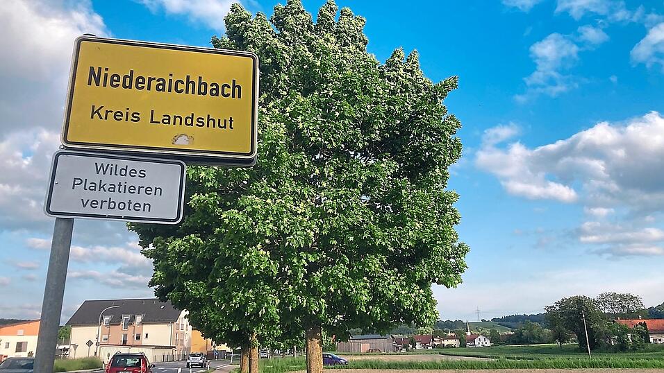 Rund 50 Kilometer an Gemeindestra&szlig;en hat Niederaichbach zu unterhalten, davon sind rund 30 Kilometer ausgebaut. F&uuml;r Stra&szlig;enbau und -sanierungen sind im Haushalt 250 000 Euro angesetzt.