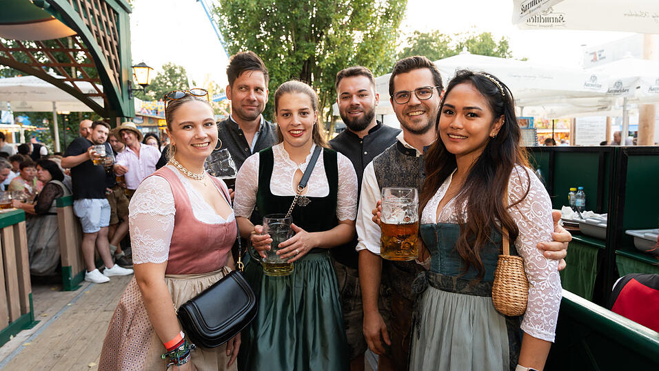 Die Partybilder vom Samstag, 17. August, aus dem Festzelt Nothaft. Die Partybilder vom Samstag, 17. August, aus dem Festzelt Nothaft.