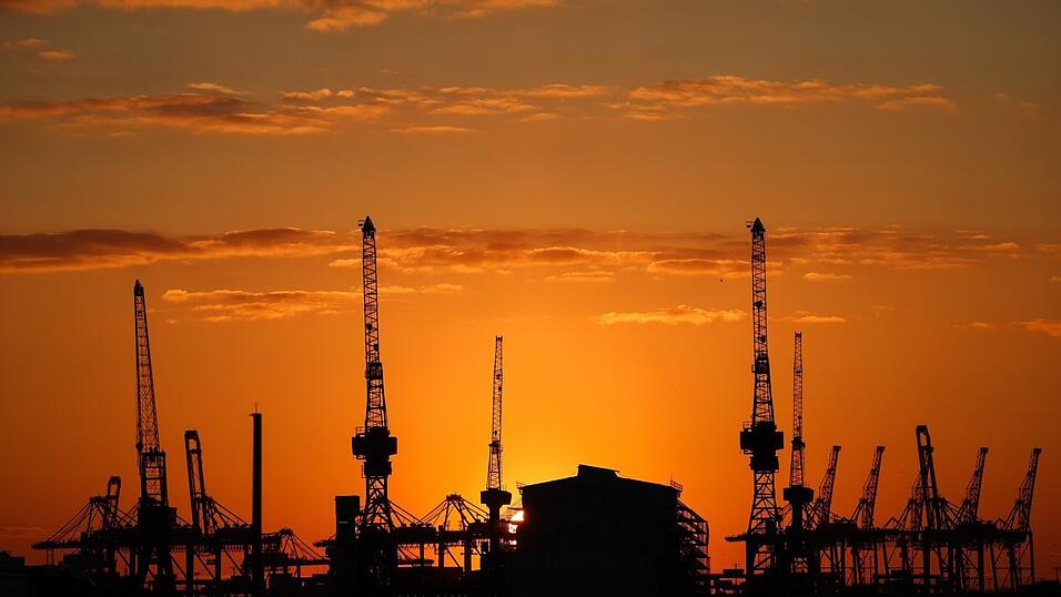 Die deutsche Wirtschaft schw&auml;chelt. Die Hoffnungen ruhen nun auf einer neuen Bundesregierung.