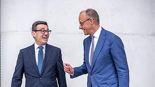 Der britische Premier Andy Burnham kam zu seinem Antrittsbesuch nach Berlin. Der britische Premier Andy Burnham kam zu seinem Antrittsbesuch nach Berlin.