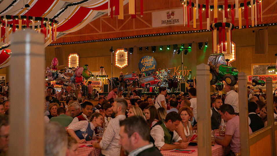 Die Partybilder vom Samstag, 13. August 2022, aus dem Festzelt Krönner.