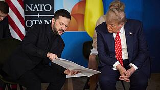 Die Beziehungen zwischen dem ukrainischen Präsidenten Wolodymyr Selenskyj und US-Präsident Donald Trump sind nicht immer leicht gewesen. In einem Telefonat haben sie nun ihre Positionen zu Russland abgestimmt. (Archivbild)