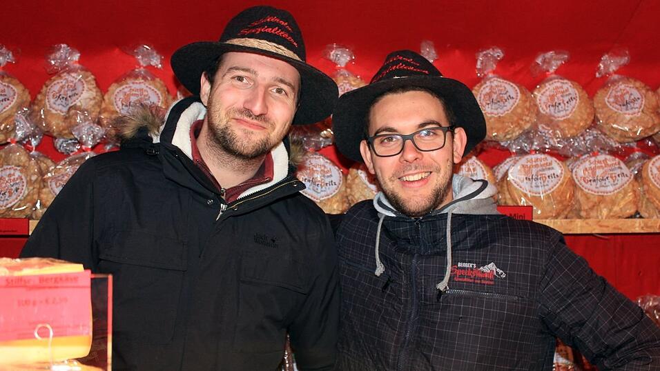 Am Donnerstagabend ist der Landshuter Christkindlmarkt eröffnet worden. Am Donnerstagabend ist der Landshuter Christkindlmarkt eröffnet worden.