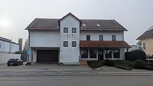 Dieses Gebäude in der Industriestraße soll zu einem Gebetshaus umfunktioniert werden. Dieses Gebäude in der Industriestraße soll zu einem Gebetshaus umfunktioniert werden.