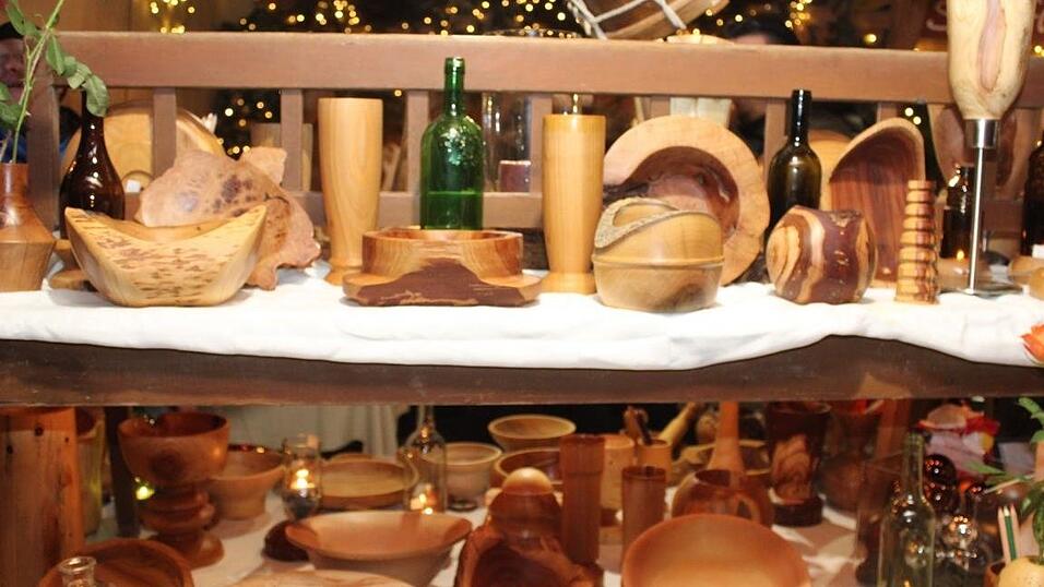 In Landshut lockten am Wochenende der Kunsthandwerkermarkt und die H&uuml;ttengaudi zahlreiche Besucher an.