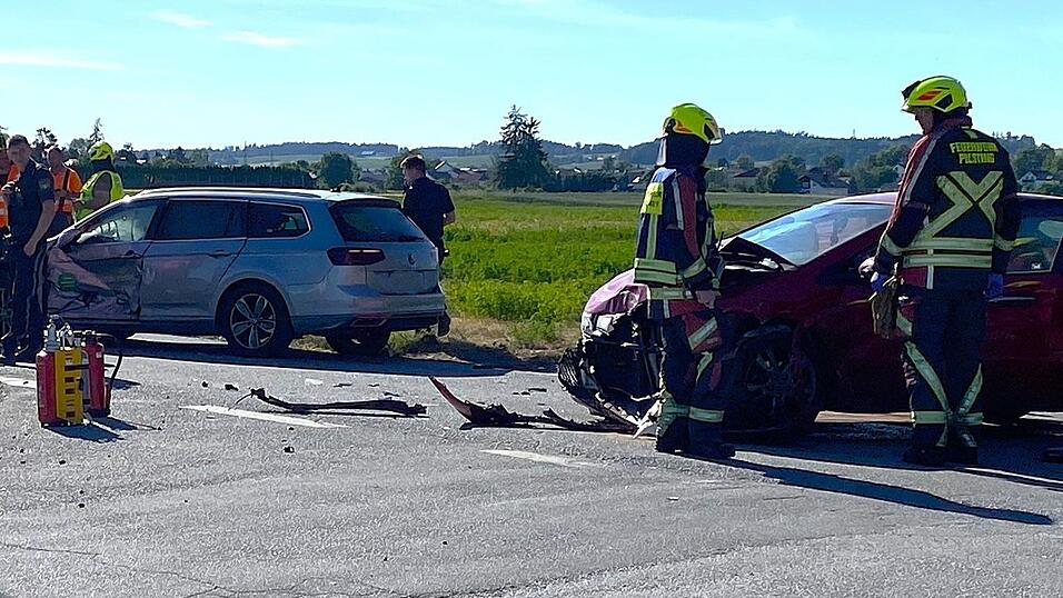 Bei dem Unfall wurde eine Person verletzt und kam ins Krankenhaus. Bei dem Unfall wurde eine Person verletzt und kam ins Krankenhaus.
