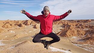 Jonas mitten in der Mongolei.