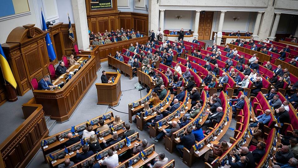 Trotz des laufenden Krieges tagt das ukrainische Parlament weiter. (Archivbild) Trotz des laufenden Krieges tagt das ukrainische Parlament weiter. (Archivbild)