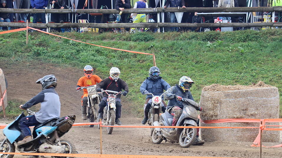 Am Samstag wurde die sechste Auflage des Schwarzacher Mofa-Cross-Rennens ausgetragen.&nbsp;