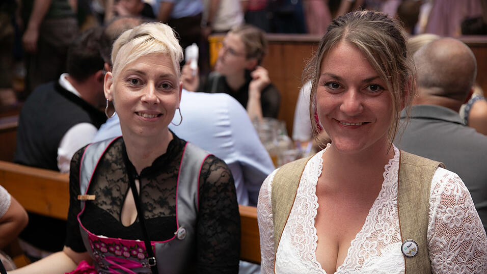 Die Partybilder vom Samstag, 9. August, aus dem Festzelt Wenisch. Die Partybilder vom Samstag, 9. August, aus dem Festzelt Wenisch.