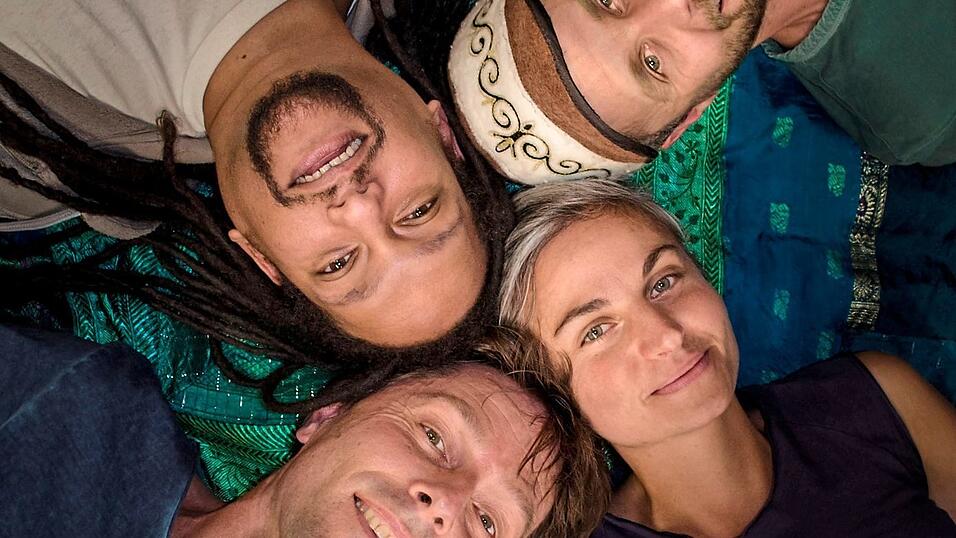 Spielen beim KolpingKulturkreis ein Biergarten-Sommerkonzert: die Band 'Baiser Sale'. Spielen beim KolpingKulturkreis ein Biergarten-Sommerkonzert: die Band 'Baiser Sale'.