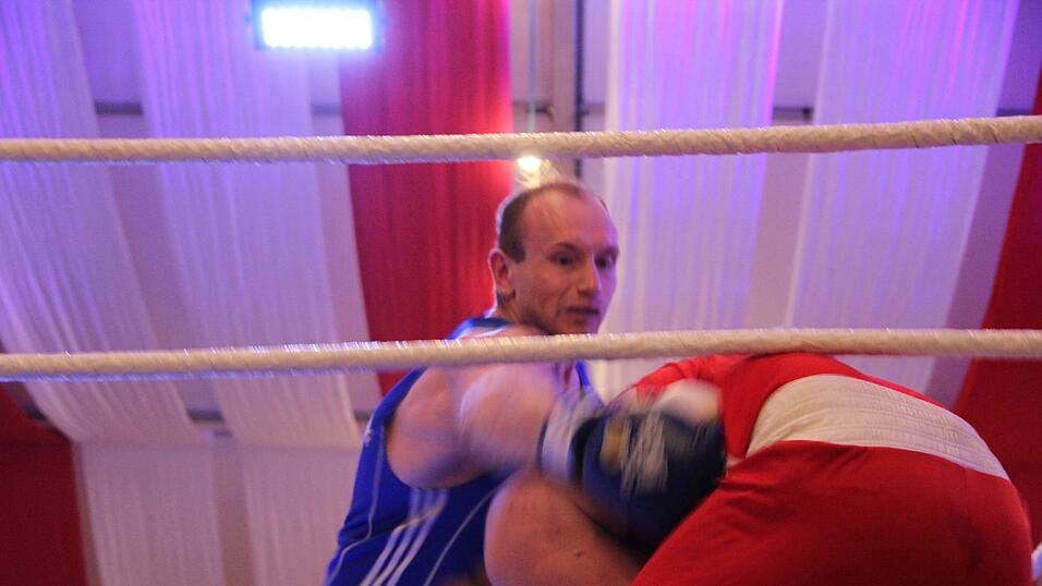 Im Lechner-Festzelt hie&szlig; es am Sonntag wieder 'Let&acute;s get ready to rumble'.