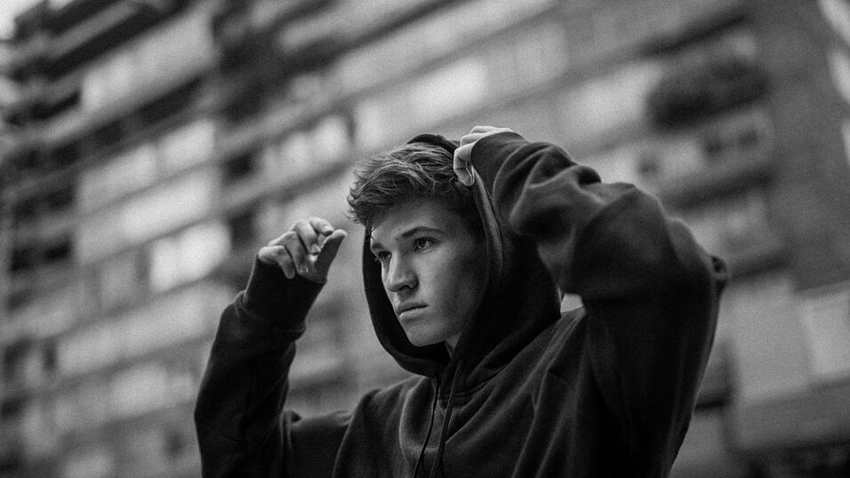 Dürfte er nur noch einen Song vom neuen Album spielen, Wincent Weiss würde 'Kaum erwarten' wählen. Dürfte er nur noch einen Song vom neuen Album spielen, Wincent Weiss würde 'Kaum erwarten' wählen.