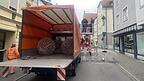 In der Rosengasse wird die Winterbeleuchtung aufgehängt. In der Rosengasse wird die Winterbeleuchtung aufgehängt.